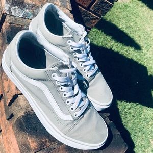 WOMEN’S GRAY VANS